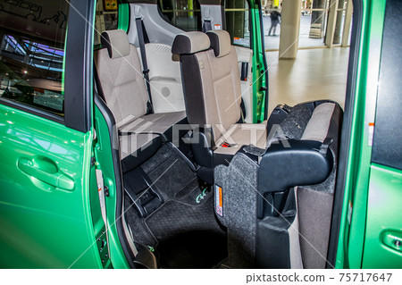 3-row seats Rear seats of minivan 75717647