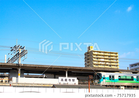 Scenery of the train departing from and arriving at Kozoji Station Scenery of the train departing from and arriving at Kozoji Station 75717935
