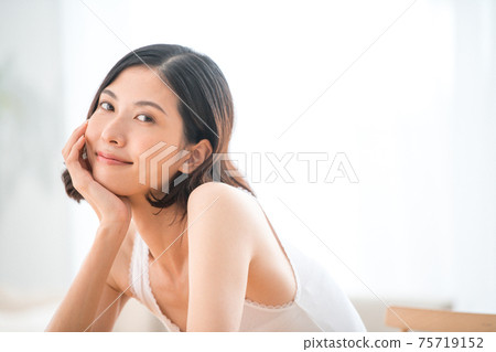 年輕女性美 75719152