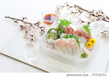 Red sea bream sashimi sashimi cherry blossoms Red sea bream sashimi sashimi cherry blossoms 75719753