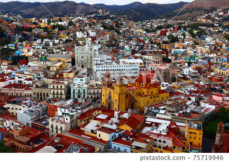 The streets of Guanajuato The streets of Guanajuato 75719946