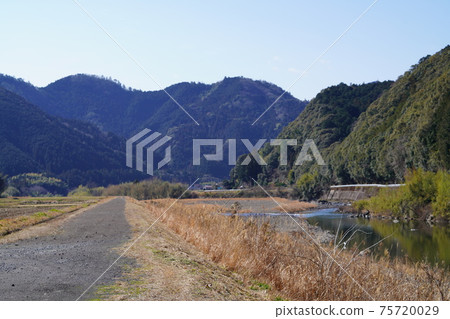 博美河岸 博美河岸 75720029