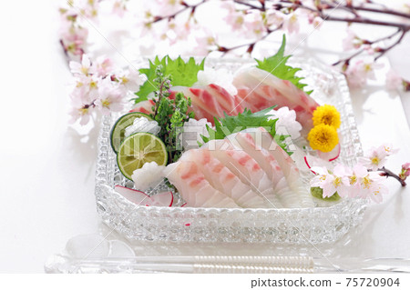 Red sea bream sashimi sashimi cherry blossoms Red sea bream sashimi sashimi cherry blossoms 75720904
