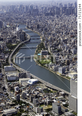 墨田區田島上空上空的um田川下游方向的鳥瞰圖 75721244