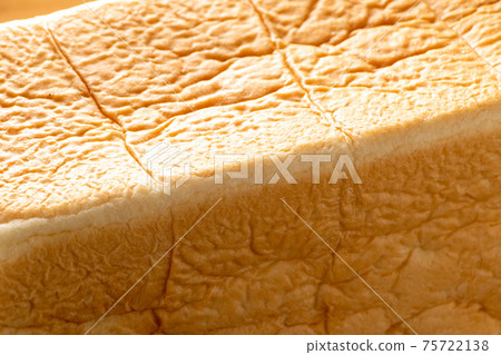 Up the surface of bread (square bread). 75722138