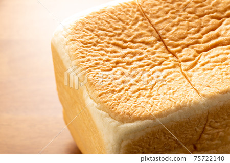 Up the surface of bread (square bread). 75722140