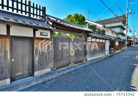 Town house in Teraiuchi Town Tondabayashi 75723592