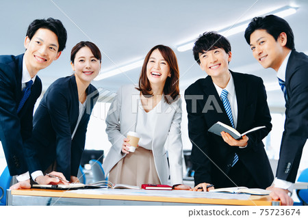Business scene 75723674