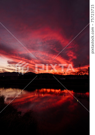 Riverside magic hour / sunset (Fukuoka Prefecture) 75723715