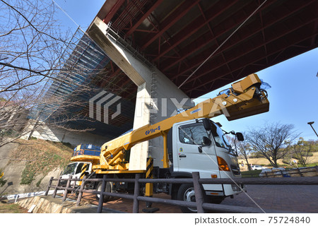 Bridge repair work: work floor and aerial work platform Bridge repair work: work floor and aerial work platform 75724840