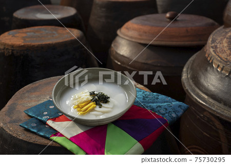 Korean traditional food rice cake soup 75730295