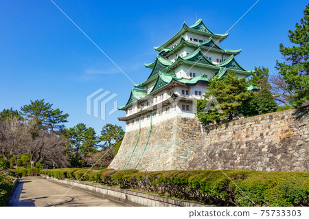 Nagoya Castle, castle tower without goldfish <Nagoya City, Aichi Prefecture> Nagoya Castle, castle tower without goldfish <Nagoya City, Aichi Prefecture> 75733303