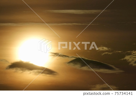 早晨的天空和雲 早晨的天空和雲 75734141