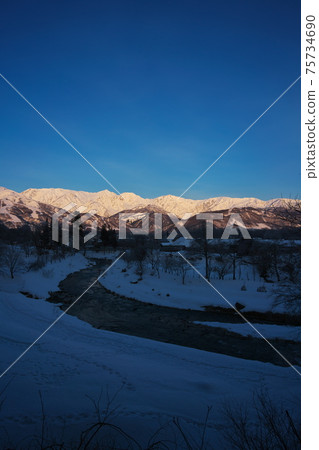 View of the sunrise over the Shirouma Mountains from the Hakuba Village Oide Park Observatory View of the sunrise over the Shirouma Mountains from the Hakuba Village Oide Park Observatory 75734690
