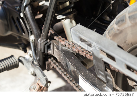 一輛摩托車 75736687