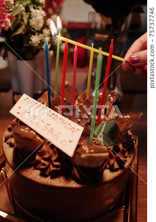 用鮮花和生日蛋糕生日派對1 用鮮花和生日蛋糕生日派對1 75737746