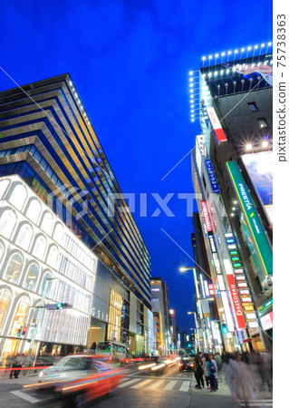 [Tokyo] Night view of GINZA SIX 75738363