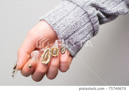 金屬頭皮釘 75740678