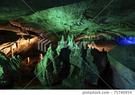 Togawa Onsen Monorail and Menfudou Limestone Cave 75740954