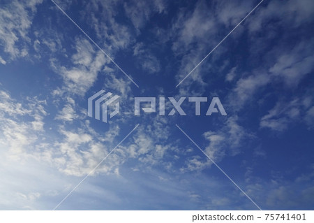  Blue sky and clouds 75741401