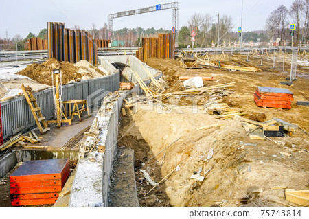 use of concrete formwork in the construction of a pedestrian tunnel under the motorway use of concrete formwork in the construction of a pedestrian tunnel under the motorway 75743814
