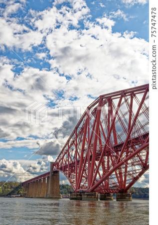 The Forth Rail Bridge at South Queensferry - Scotland 75747478