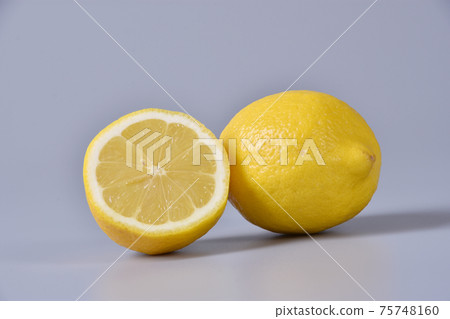檸檬含大量維生素C 檸檬含大量維生素C 75748160