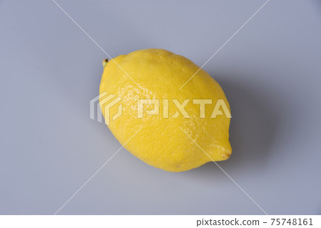 檸檬含大量維生素C 檸檬含大量維生素C 75748161
