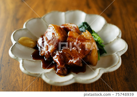 Pork belly boiled 75748939