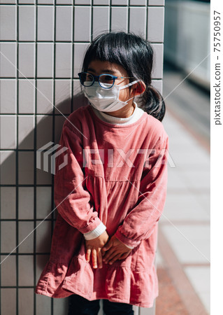 Image of a depressed girl Image of a depressed girl 75750957