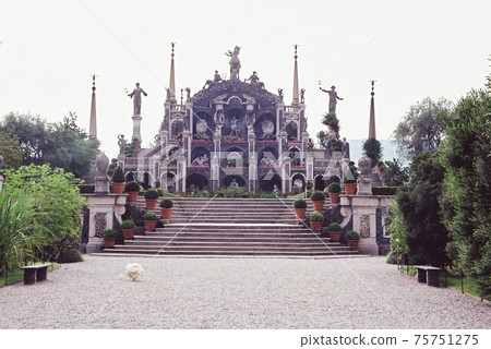 Lake Maggiore 75751275