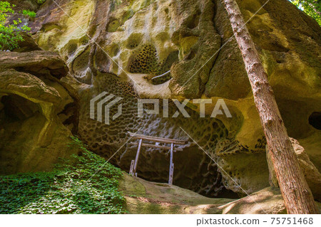 Unexplored area of Yamagata: Fresh green Tarumi heritage site (Urayamadera) Unexplored area of Yamagata: Fresh green Tarumi heritage site (Urayamadera) 75751468