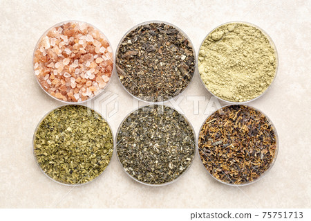 seaweeds and sea salt - diet supplements 75751713