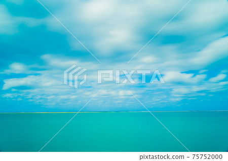沖繩的藍色大海和天空 沖繩的藍色大海和天空 75752000