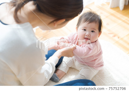 Baby 0 years old 75752706