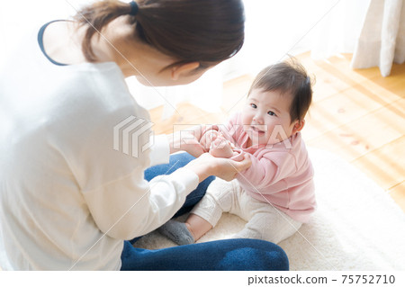 Baby 0 years old Baby 0 years old 75752710