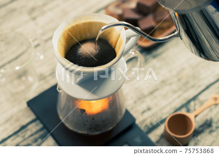 Coffee Paper Drip Three Ford Ripper Chocolate Coffee Beans Coffee Paper Drip Three Ford Ripper Chocolate Coffee Beans 75753868