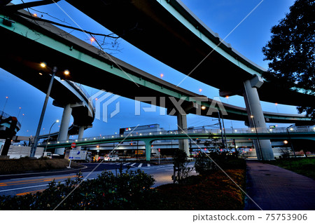 達見交界處夜景 75753906