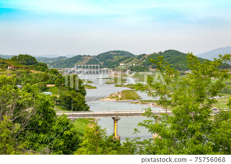 京畿道延川郡群南水壩Buksam橋 75756068