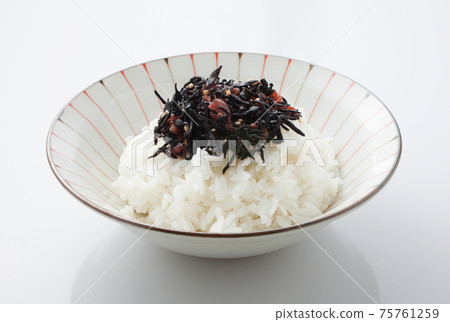 Furikake，李子水果和hijiki海藻，大米伴侶 75761259