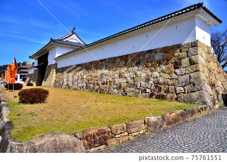 "Tango Tanabe Castle" under clear skies "Tango Tanabe Castle" under clear skies 75761551
