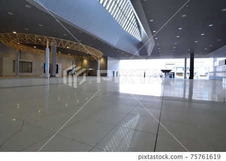 關西國際機場大廳因緊急狀態失踪 關西國際機場大廳因緊急狀態失踪 75761619