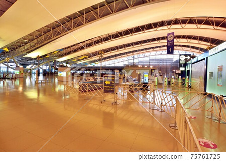 The lobby of Kansai International Airport where people disappeared due to the state of emergency 75761725