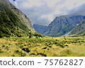 Superb view of New Zealand (fjord mountains) 75762827