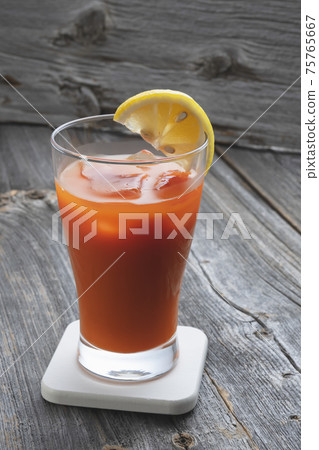 Lifestyle: Drink cold carrot juice every morning Lifestyle: Drink cold carrot juice every morning 75765667