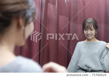試衣間女士 試衣間女士 75766620