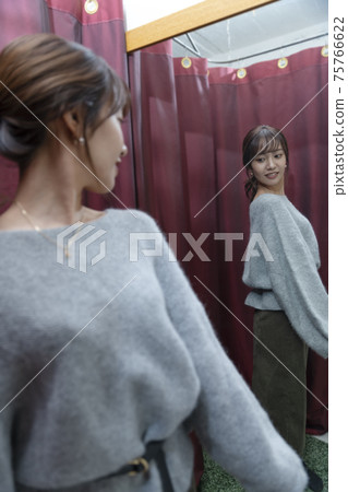 試衣間女士 試衣間女士 75766622