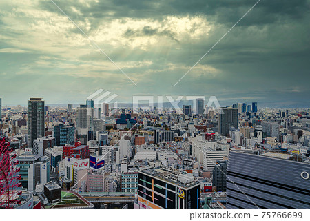 Osaka scenery cloudy sunlight [view from Umeda to the east] 75766699