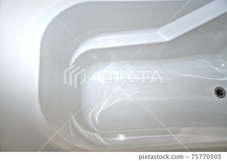 Bathtub with damaged FRP due to aging Bathtub with damaged FRP due to aging 75770505
