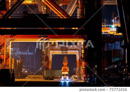 Qinghai Container Wharf Customs Customs Trade Container Crane Night View Tokyo Bay Container Ship 75771038